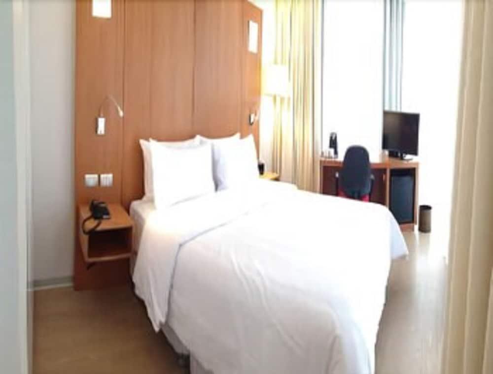 Ramada Encore By Wyndham Lima San Isidro Extérieur photo