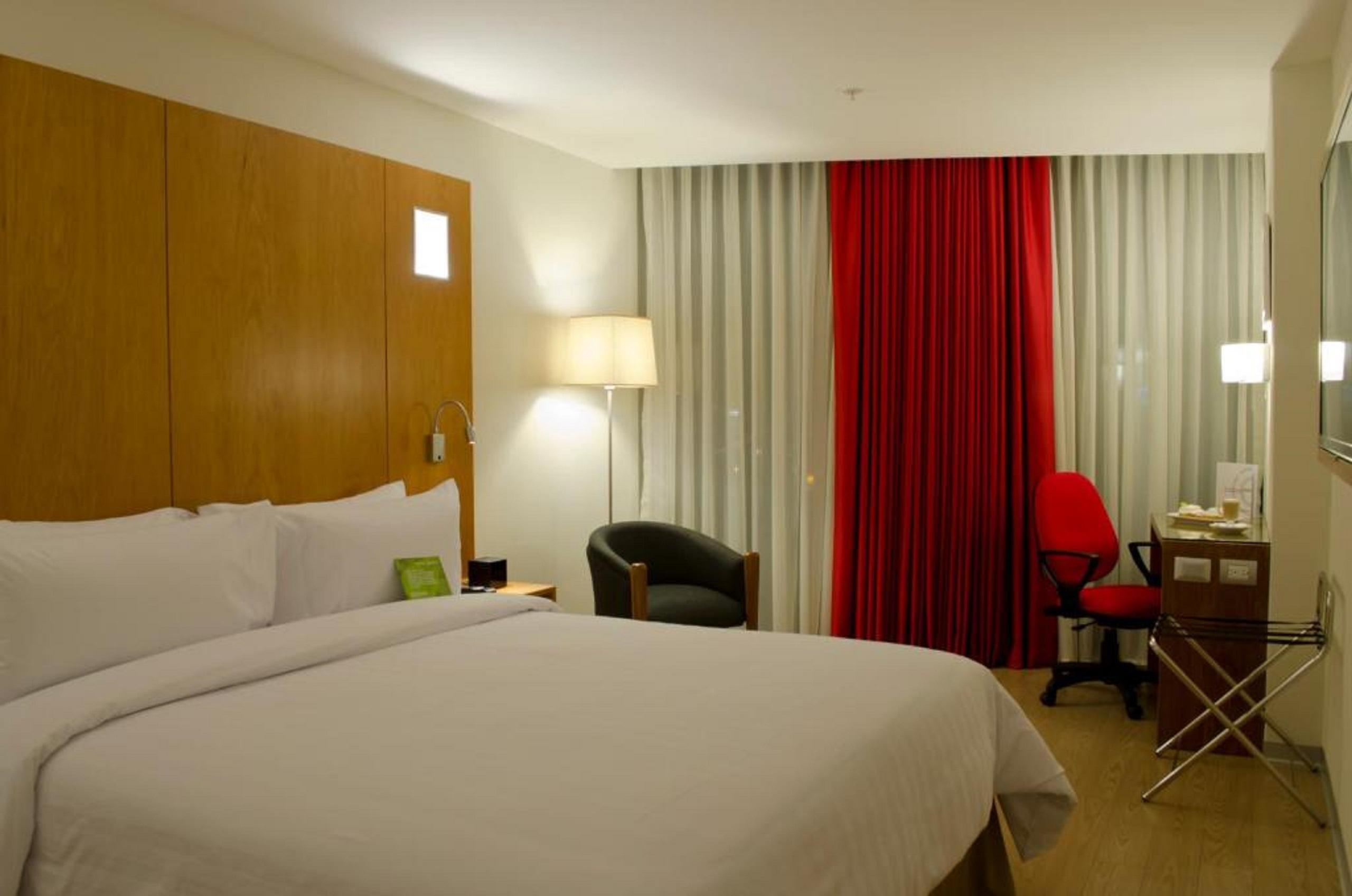 Ramada Encore By Wyndham Lima San Isidro Extérieur photo