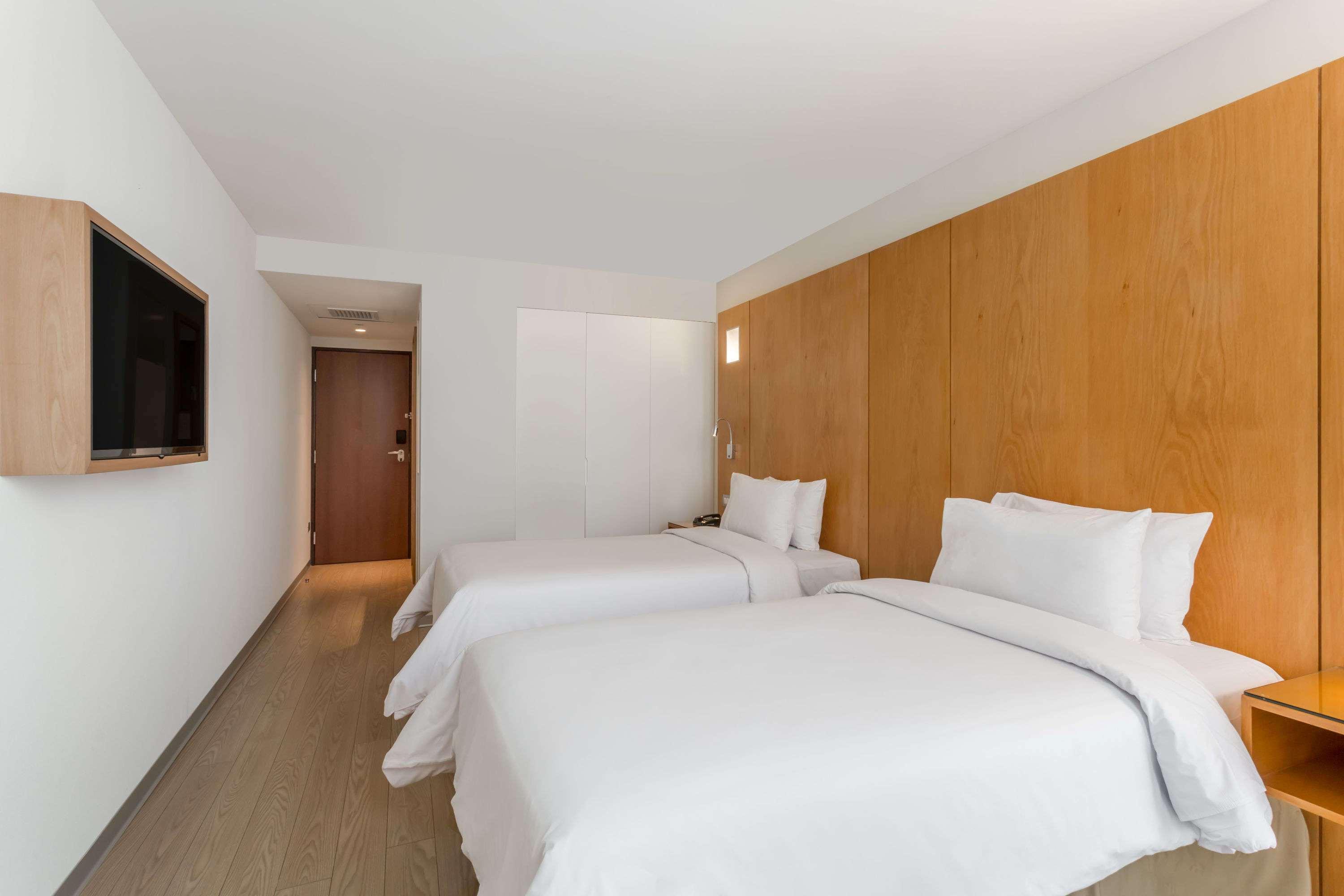 Ramada Encore By Wyndham Lima San Isidro Extérieur photo