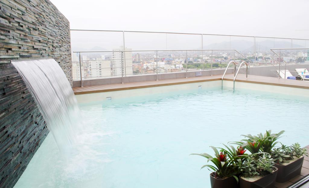 Ramada Encore By Wyndham Lima San Isidro Extérieur photo