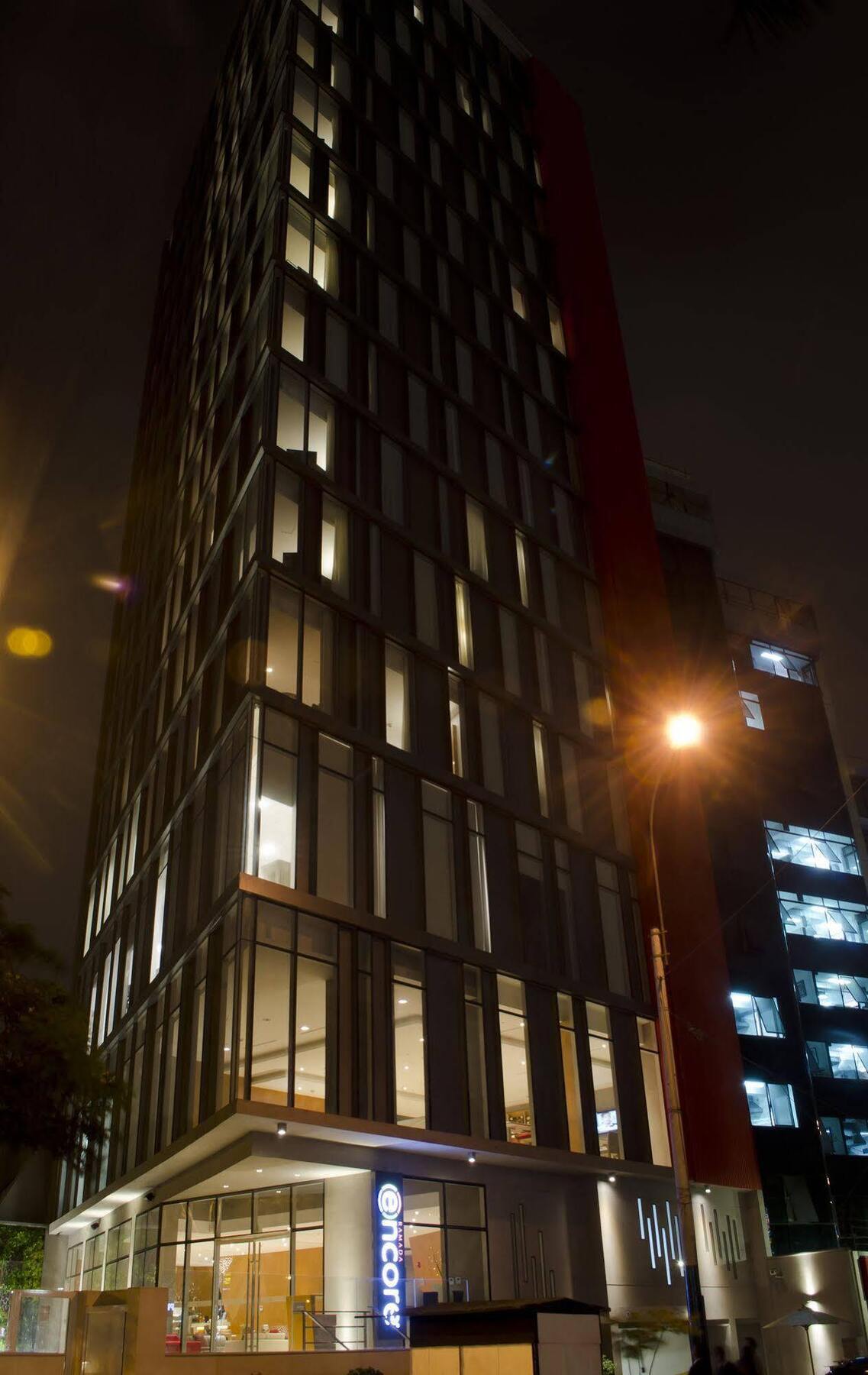 Ramada Encore By Wyndham Lima San Isidro Extérieur photo